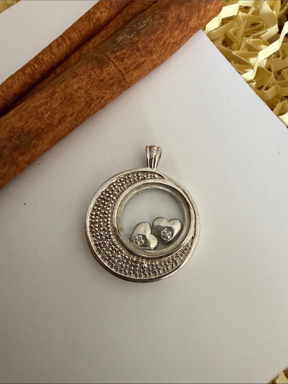 Stealing Silver Heart Circle Pendant Necklace -I love you to the moon and back